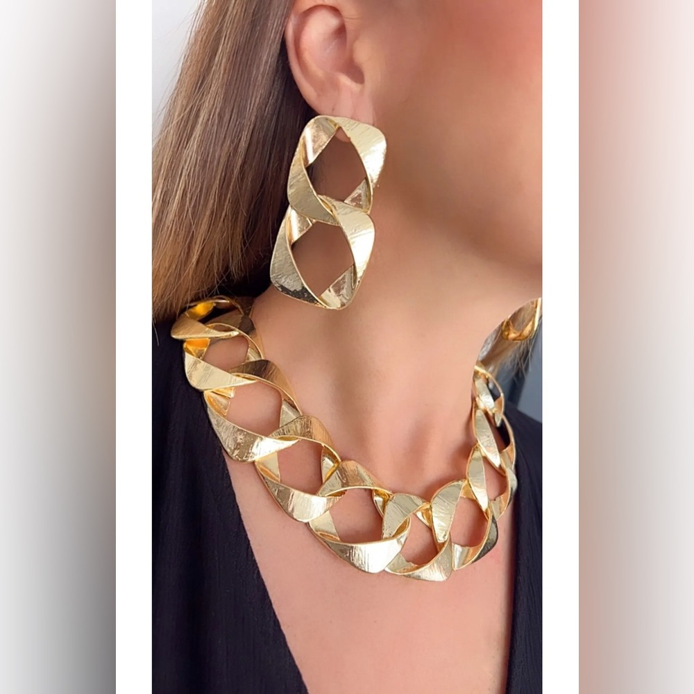 Aldo Bold Necklace